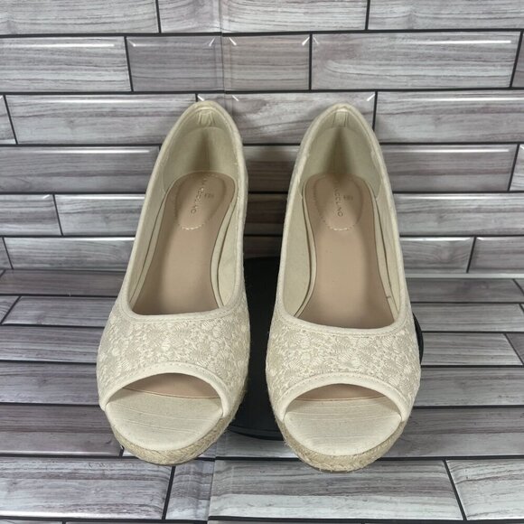 Bandolino Women's Cream Nuri Peep Toe Espadrille Wedge Sandals Shoe Size 10-NEW - Picture 2 of 8